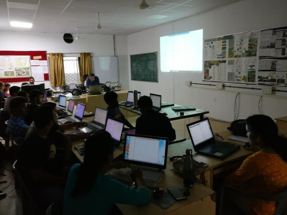 Full Lab Laptops and Projector